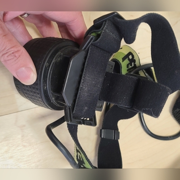 Original Petzl Halogen hiking, climbing headlamp - Picture 3 of 9